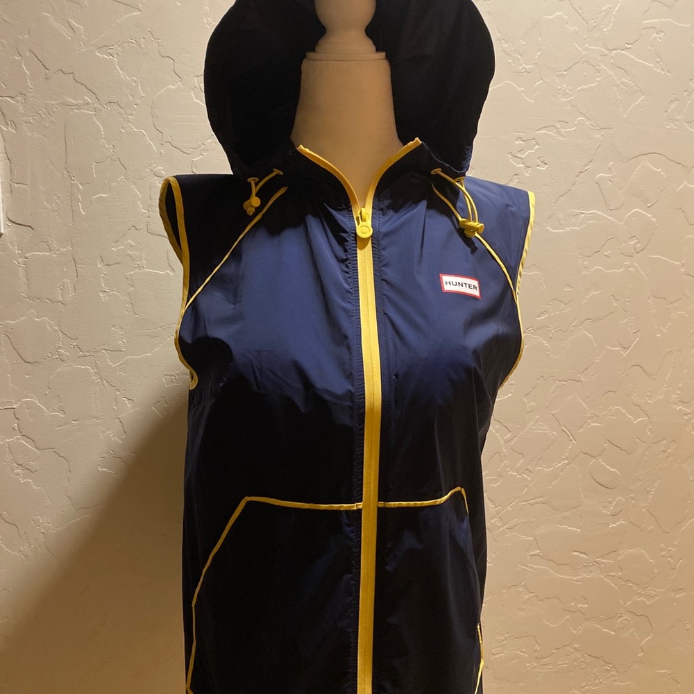 Hunter Hooded Windbreaker Vest Waterpoof Vest - Limited Edition NWOT